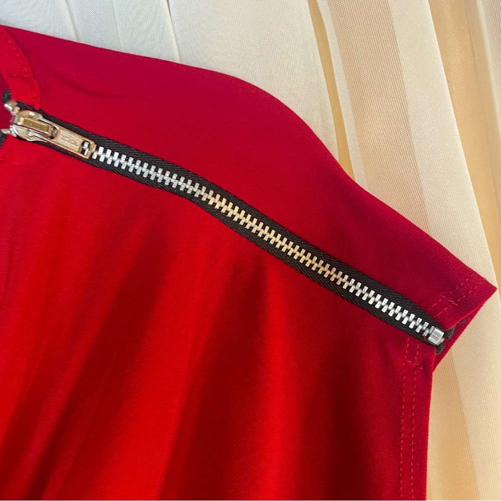 Itm 0037 Studio swooped neck top size LG - Picture 2 of 8